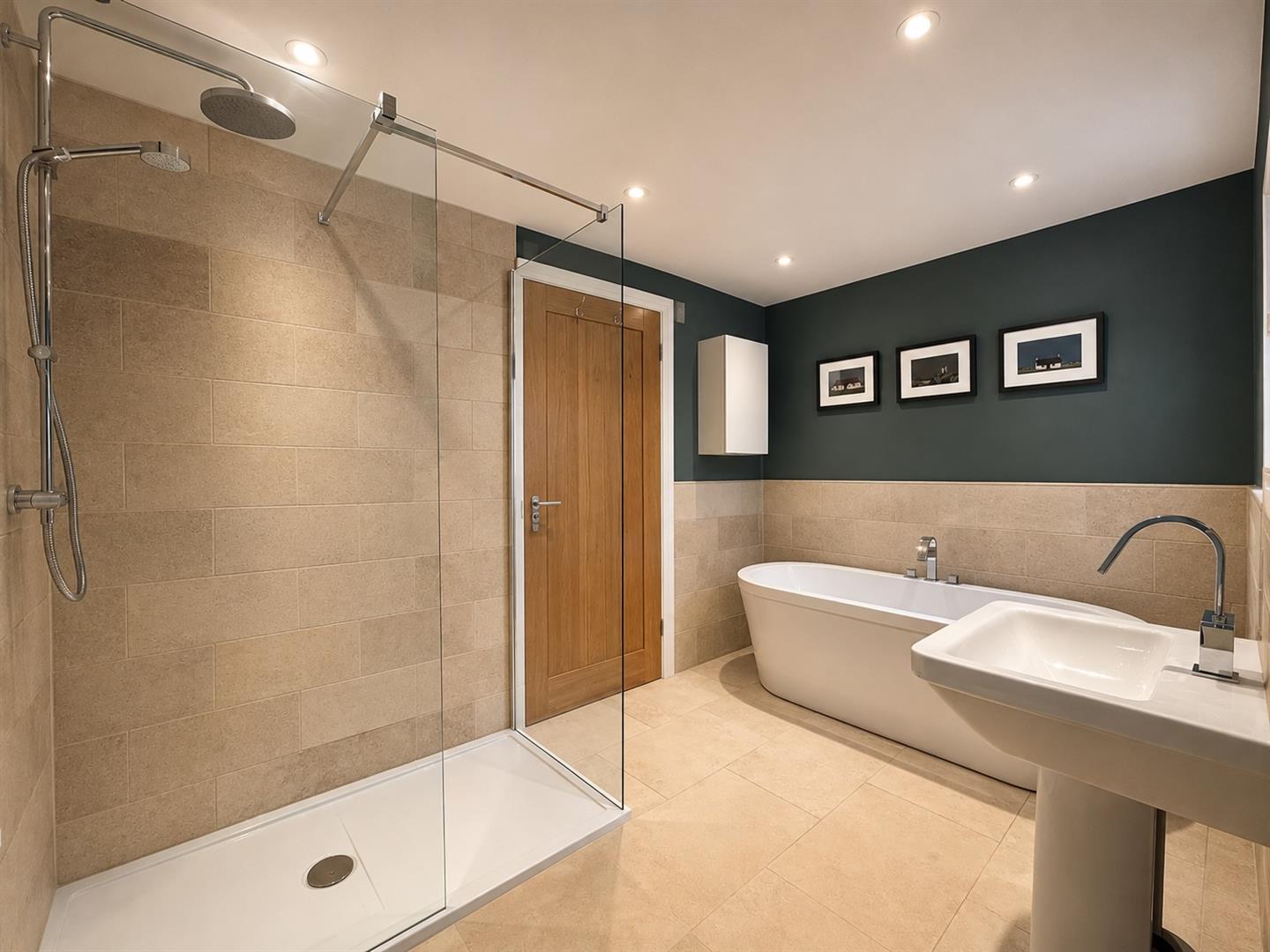 33 Ground floor bathroon.jpg